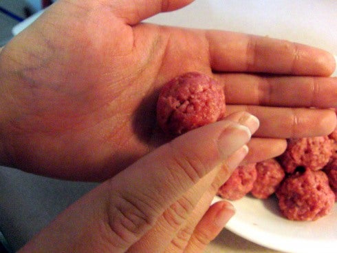 制作肉丸与调味