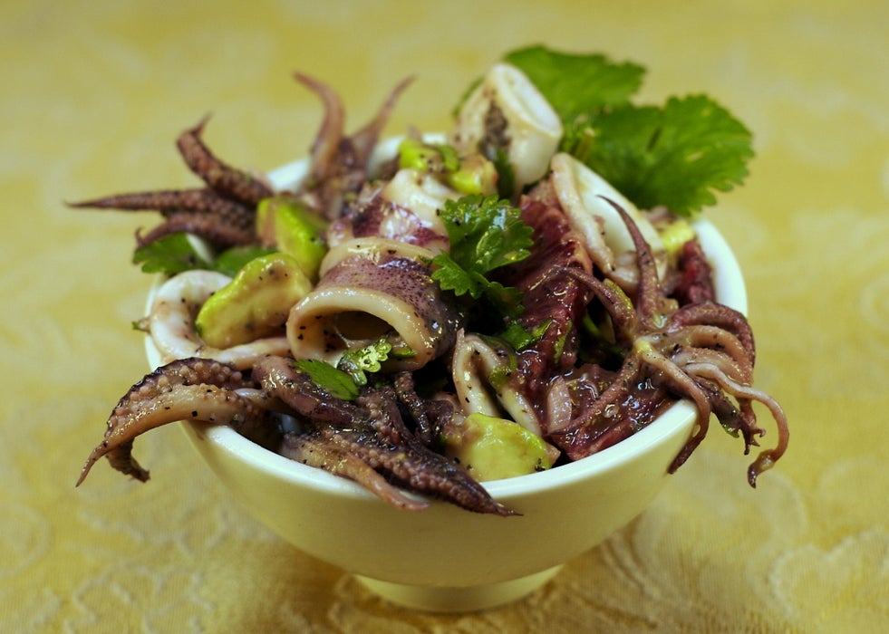 加州血橙牛油果鱿鱼沙拉