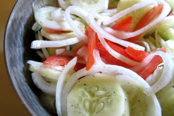 夏季黄瓜沙拉