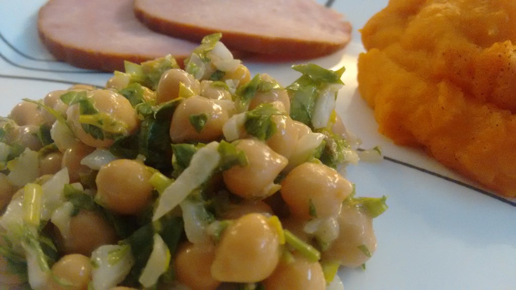 莫霍鹰嘴豆沙拉