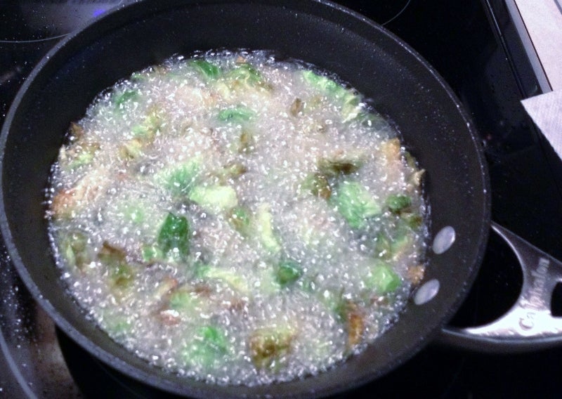 炸制甘蓝与组装沙拉