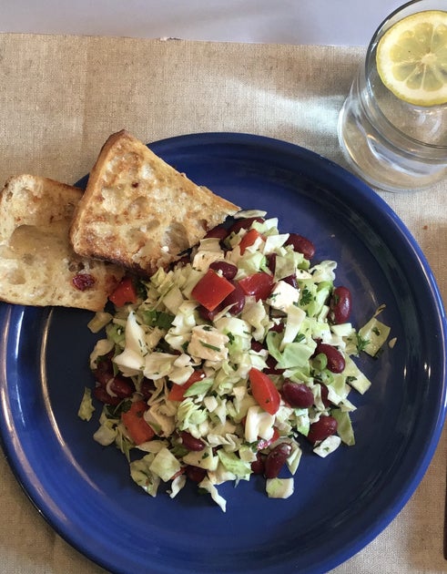 红腰豆沙拉配菲达奶酪和彩椒