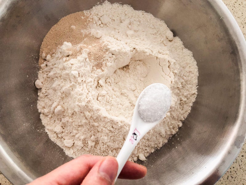 英式麦芬步骤1:混合面团