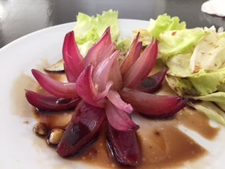 睡莲洋葱——超级简单的烤箱配菜