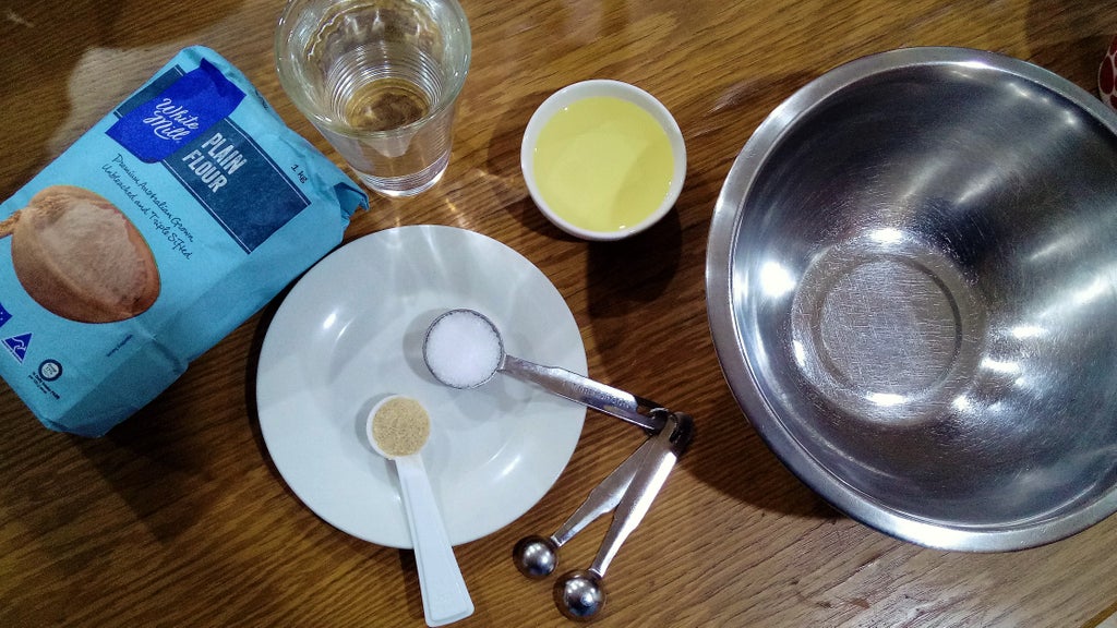 食材（本配方可制作12-15个帕罗塔，具体数量视大小而定）