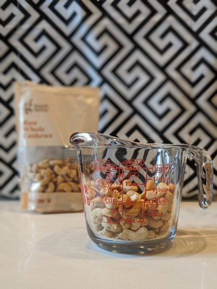 制作腰果芝士酱