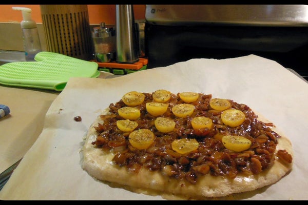 组合时刻！洋葱披萨完成！