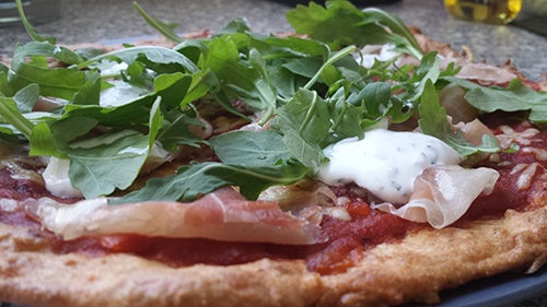 无麸质花椰菜皮披萨