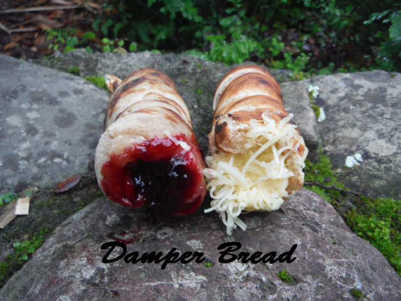 美味的篝火烤达姆佩面包！