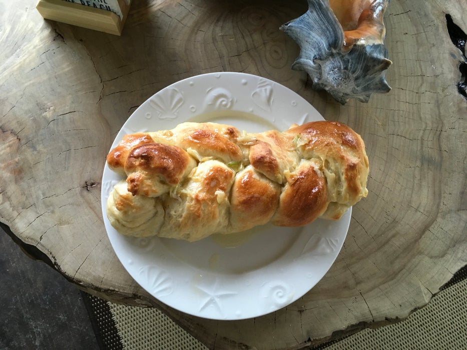 手撕蒜香辫子面包