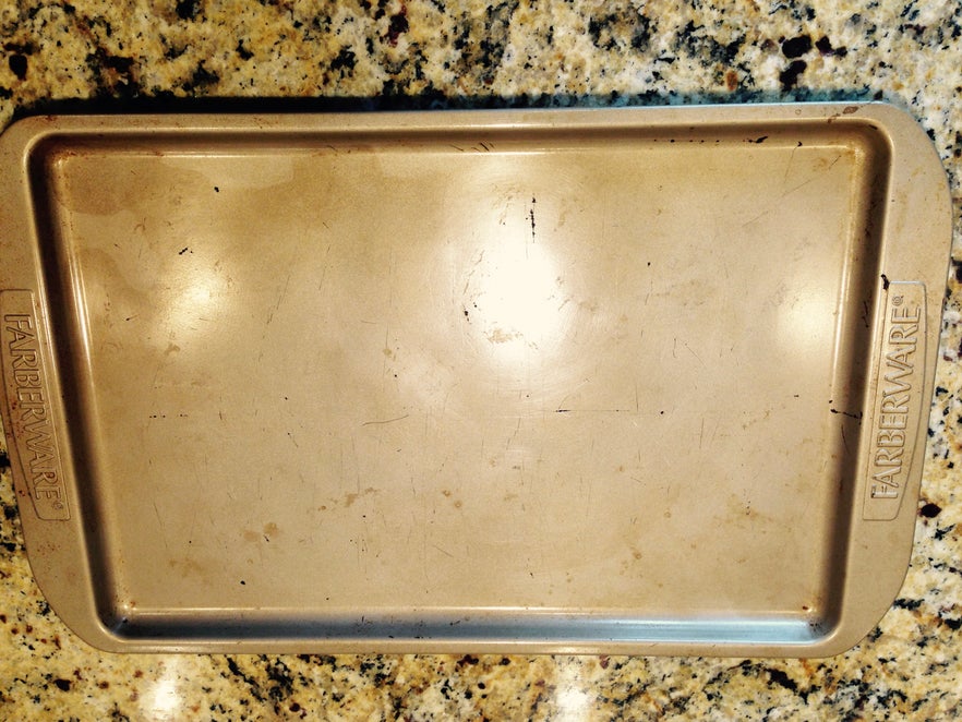 碱液对金属与硅胶的影响对比