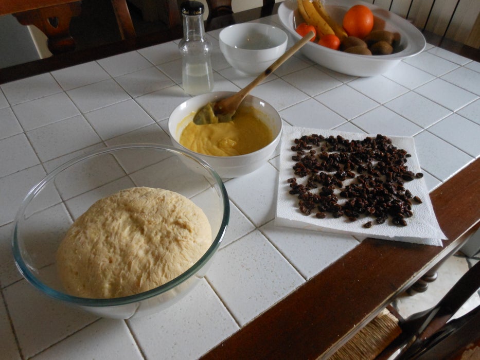 制作面团和卡仕达酱