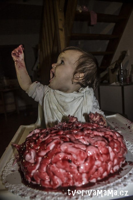 万圣节大脑蛋糕