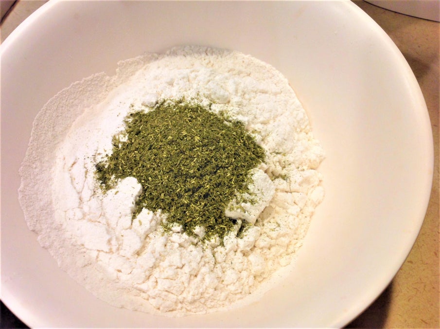 混入蛋液与香草精