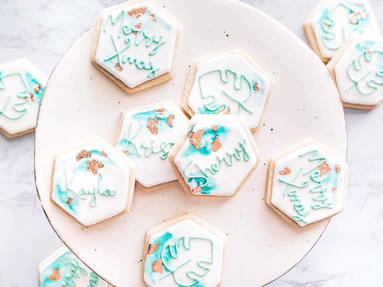 如何烘焙、装饰和邮寄纯素水彩糖霜饼干