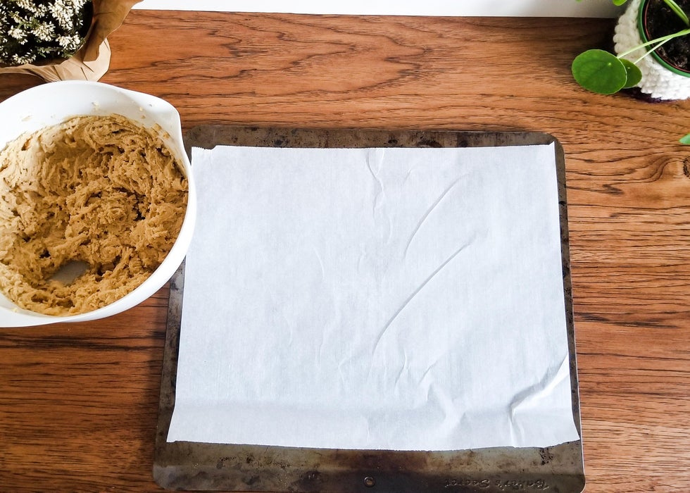 预热烤箱与烤盘