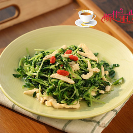 豆苗炒鸡片