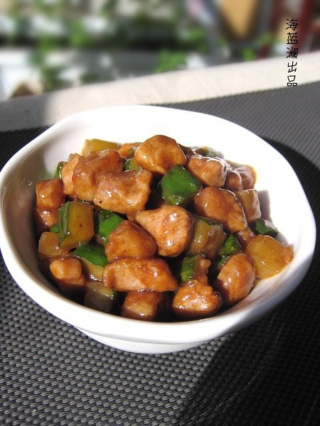 酱爆兔肉丁