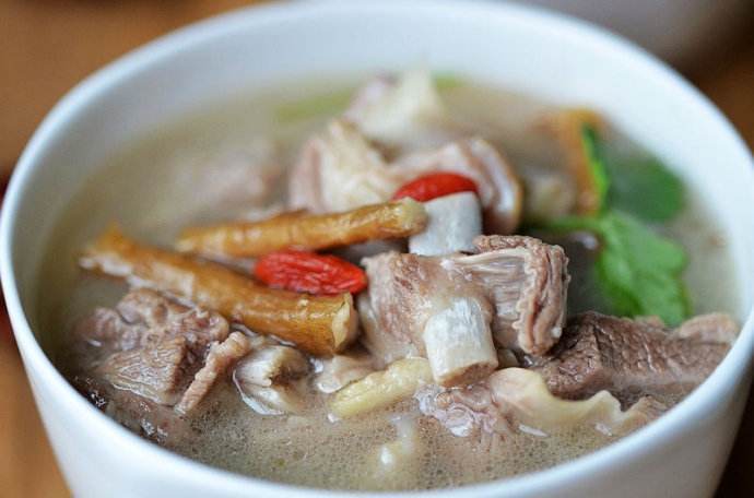 清炖姜归羊肉汤