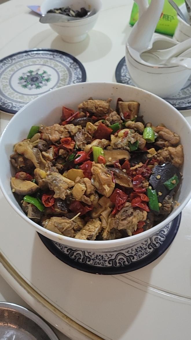 鲜莲炒子鸡