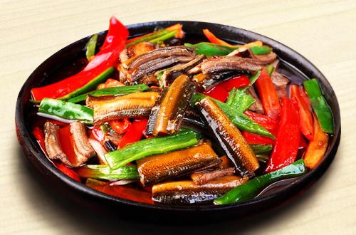 凤翅炖鳝段